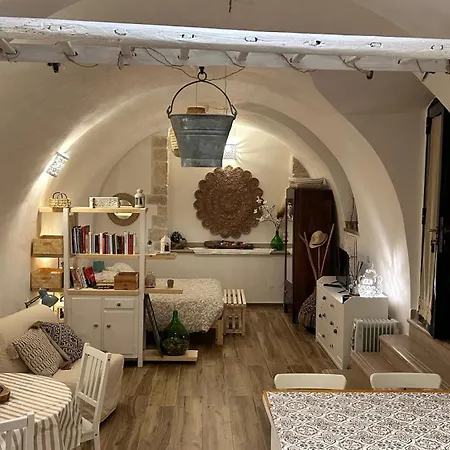 Apollonia モドゥーニョ